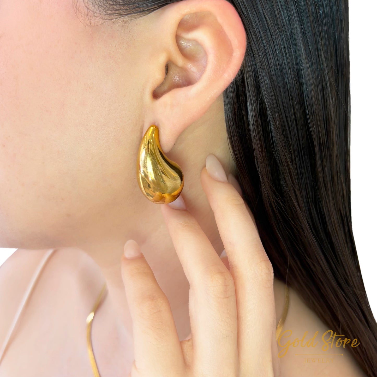 ARETES GOTA DORADOS