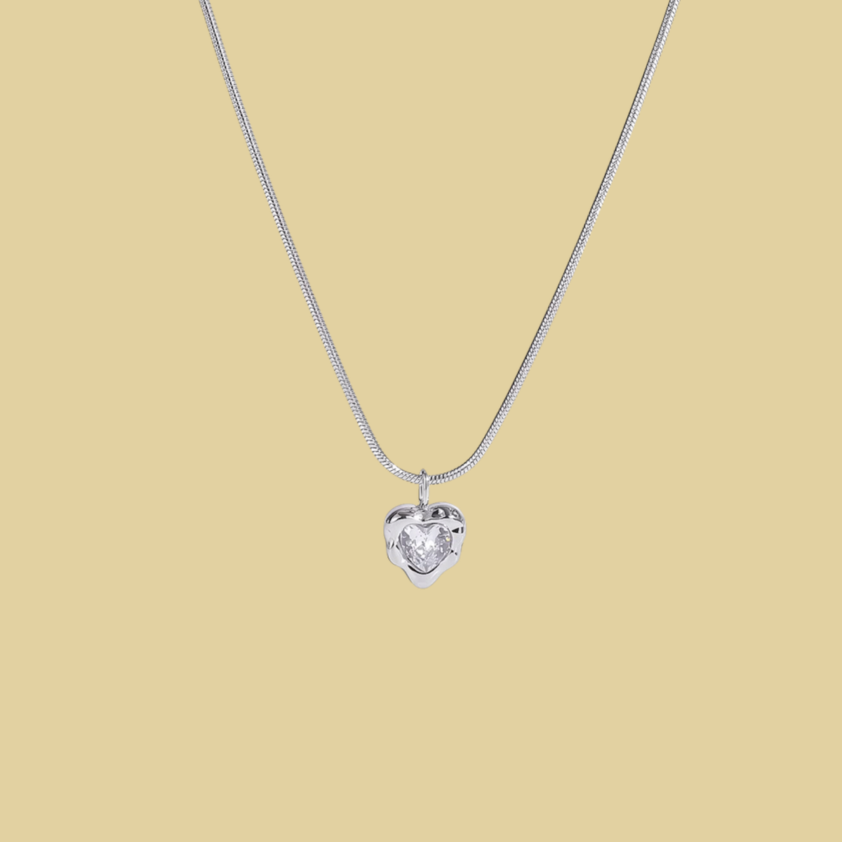 COLLAR CORAZON PLATEADO