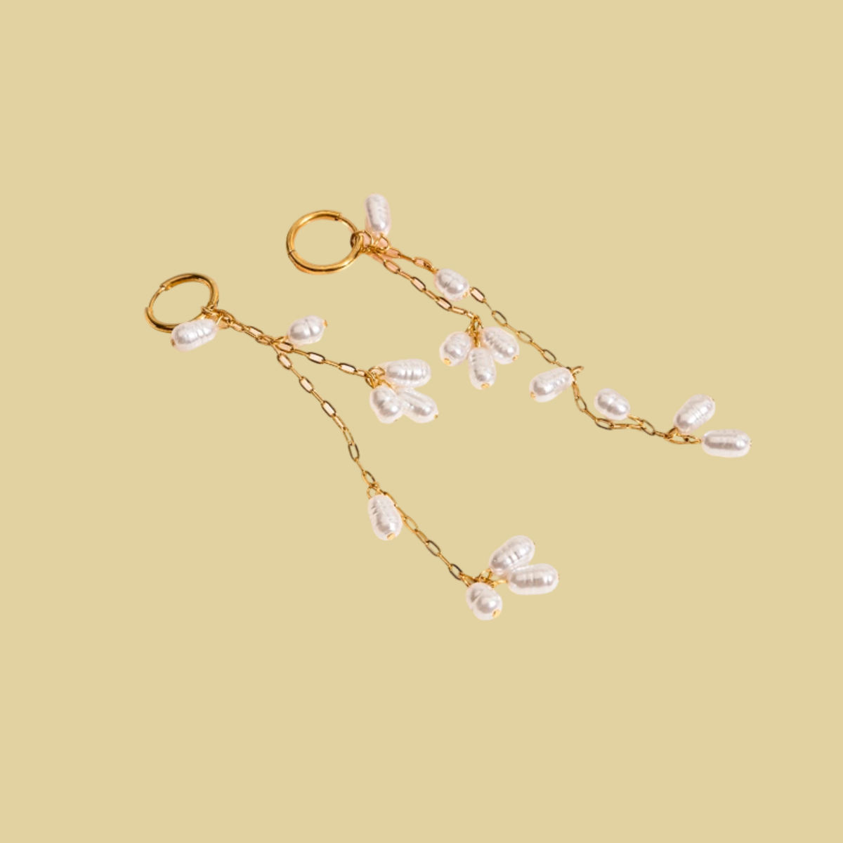 ARETES LARGOS CON PERLITAS COLGANDO
