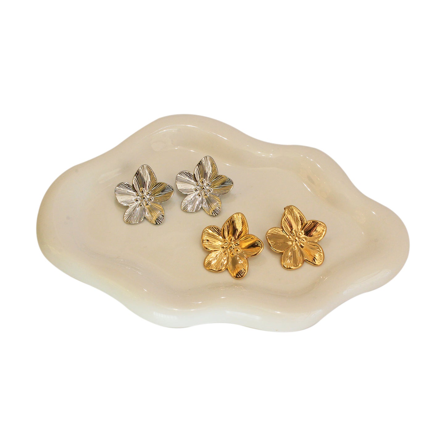 ARETES FLOR CON TEXTURA