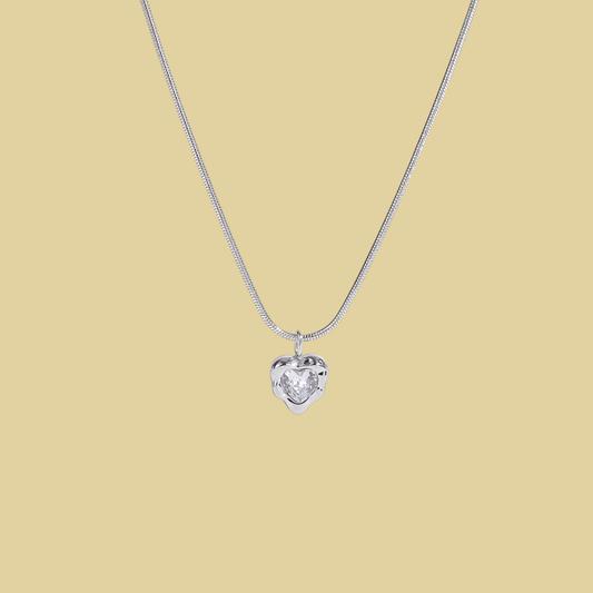 COLLAR CORAZON PLATEADO