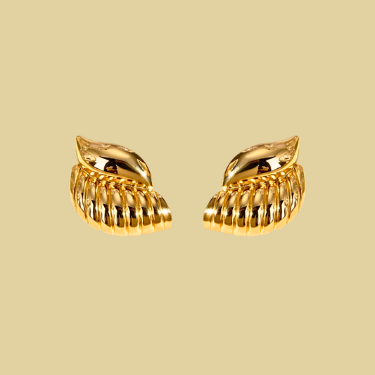 ARETES CONCHAS DORADAS