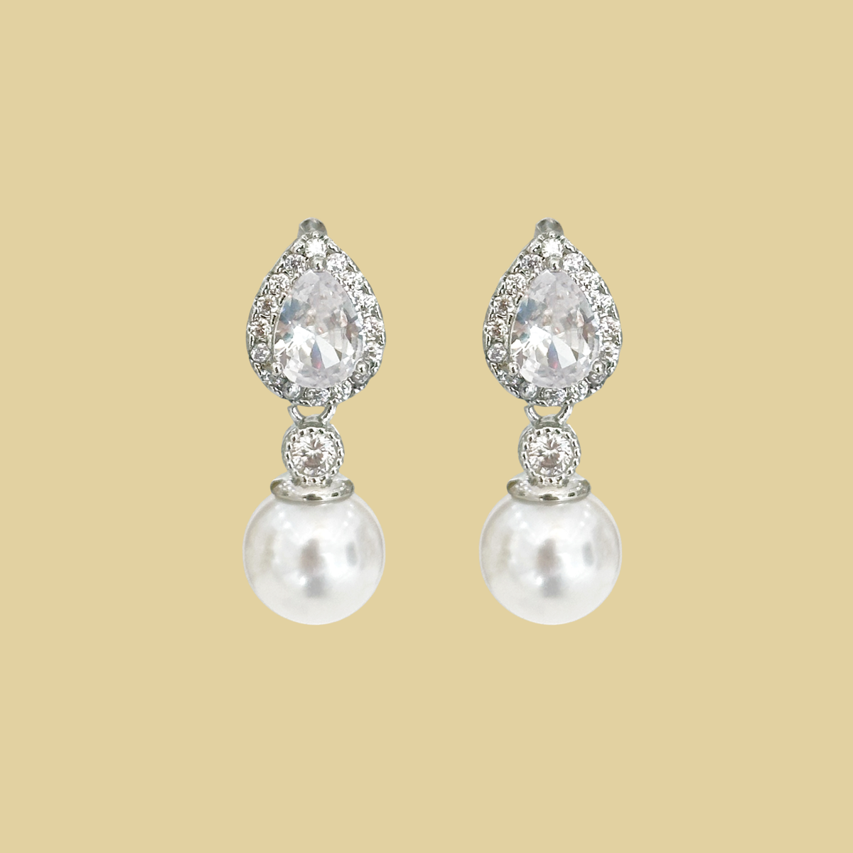 ARETES GOTA DE CRISTAL Y PERLA